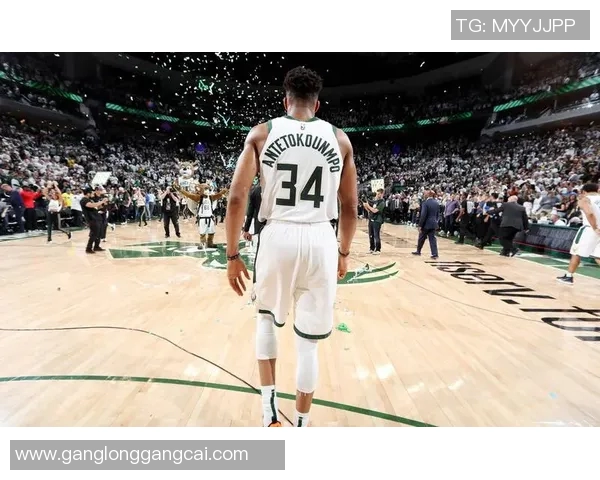 记者:字母哥提出离队后,热火和尼克斯都将对其发起全力追逐 记者:字母哥提出离队后,热火和尼克斯都将对其发起全力追逐